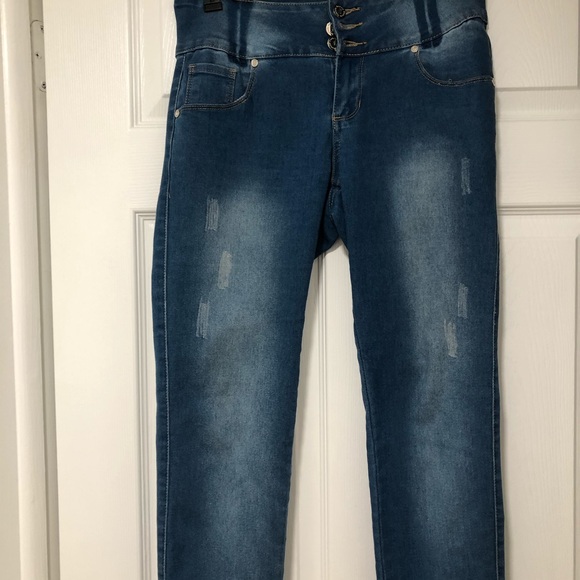 Isabela jeans for women, size 7, blue. - Picture 2 of 10